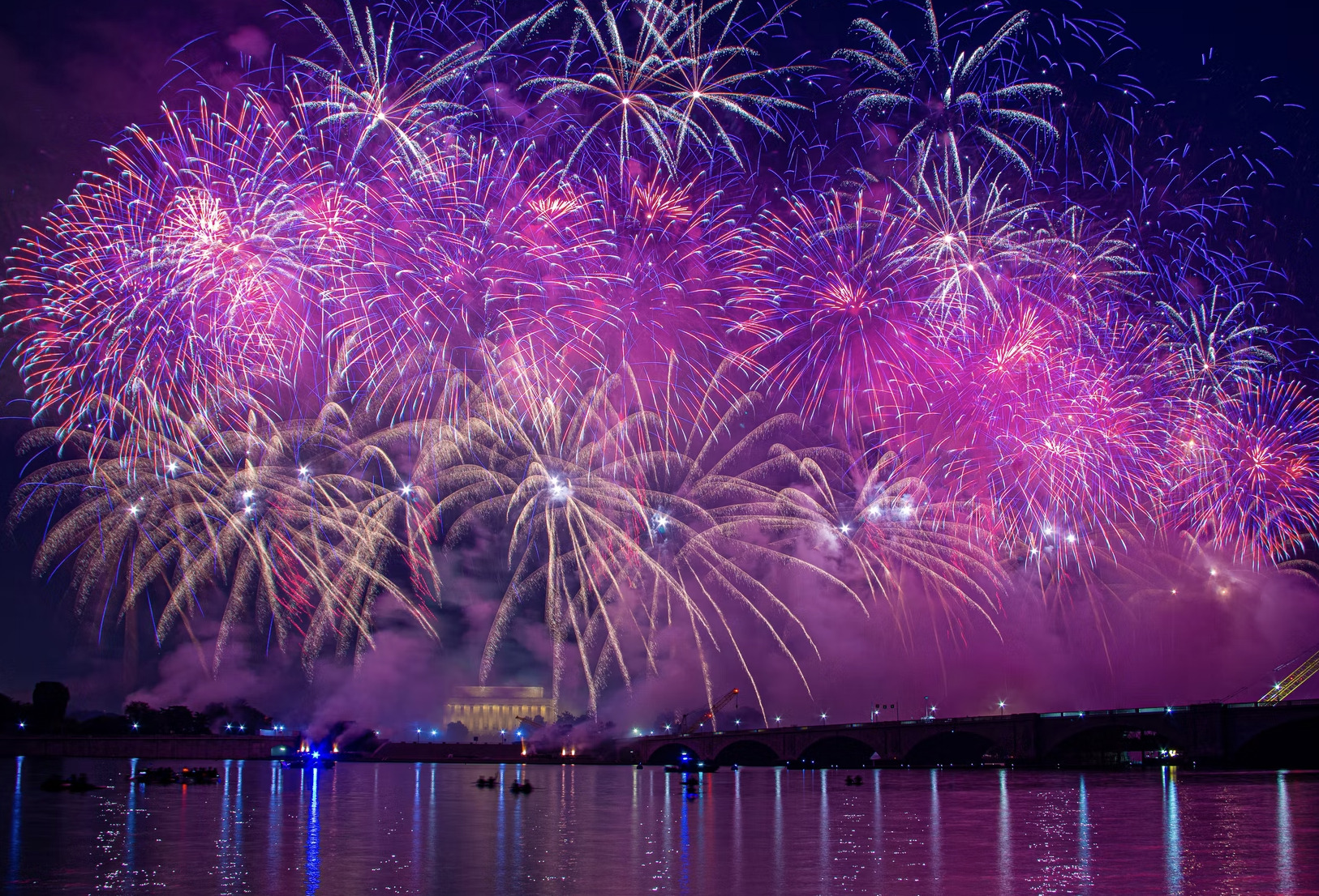 Where to Watch Fireworks in Arlington July 4, 2022 Magnificent Manors